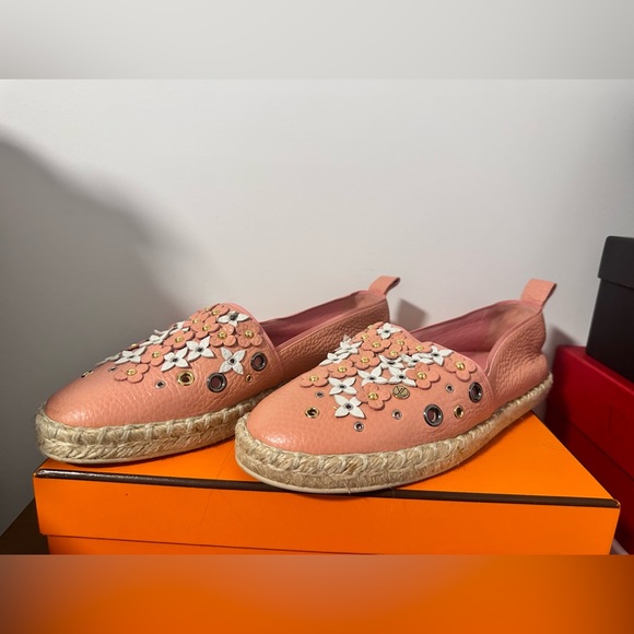 LV flats - Picture 3 of 3